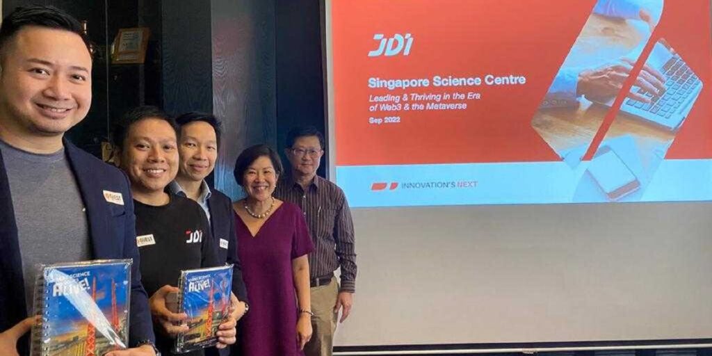 JDI with tokens of appreciation from Science Centre Singapore, presented by Chairman of the Board, Ms Tan Yen Yen and Chief Executive, Associate Professor Lim Tit Meng JDI with tokens of appreciation from Science Centre Singapore, presented by Chairman of the Board, Ms Tan Yen Yen and Chief Executive, Associate Professor Lim Tit Meng