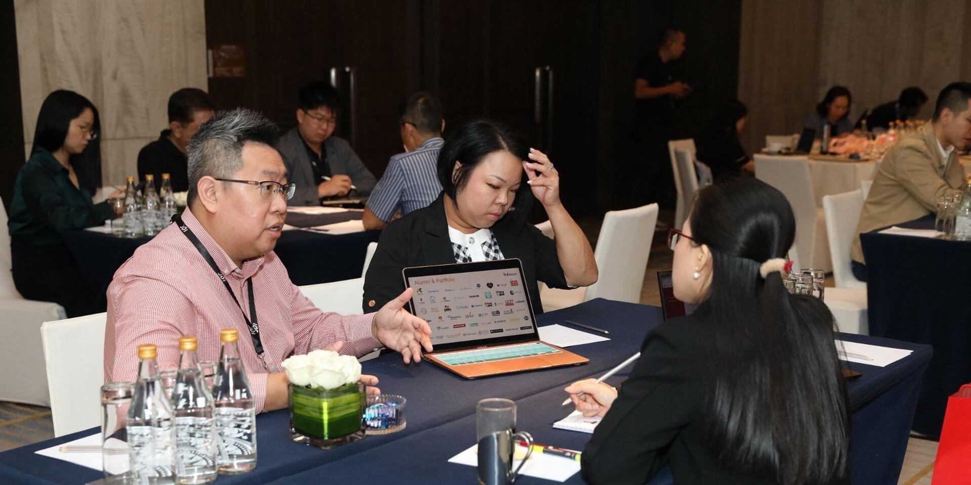 EduSpaze presenting their solutions to Vietnamese educational institutions (Photo: JDI)