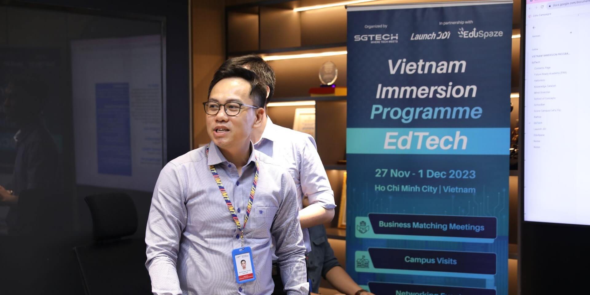 UMT’s representative sharing about the school vision (Photo: JDI)