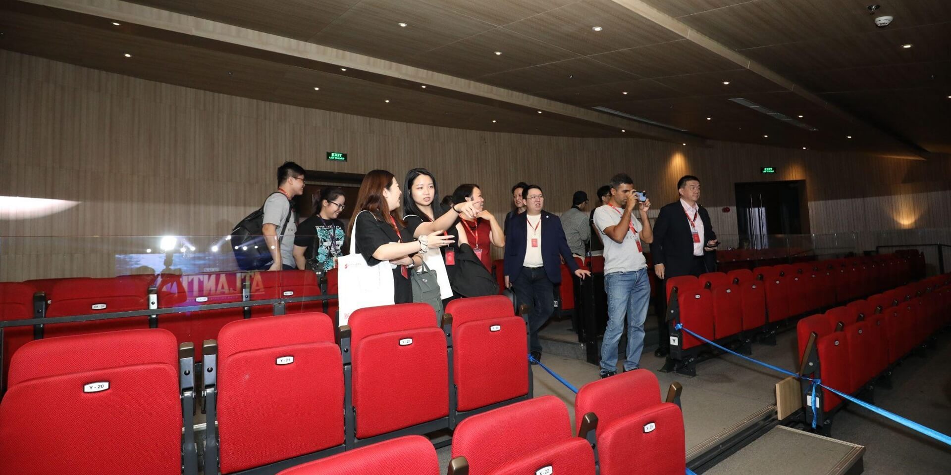 An exciting campus tour around VLU’s fascinating campus (Photo: JDI)