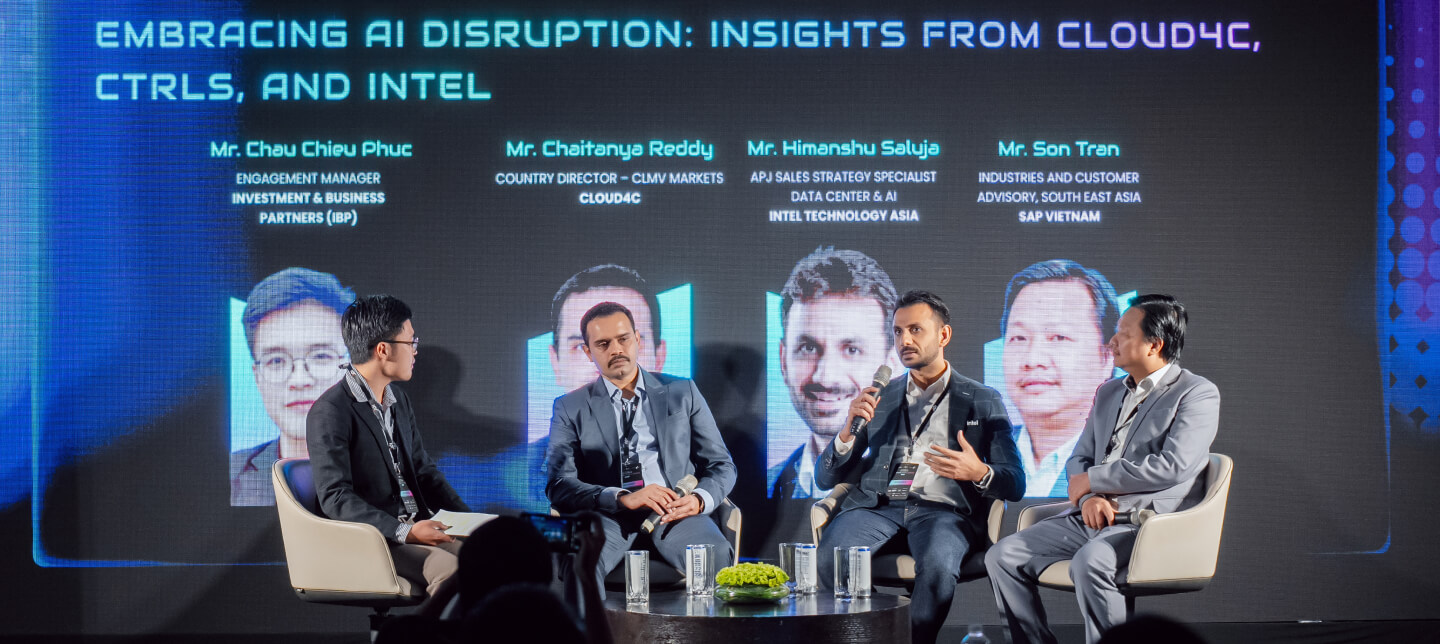A panel discussion from Cloud4C, Intel, SAP Vietnam, and IBP where our guest speakers shared their insights on AI. (Photo: JDI)